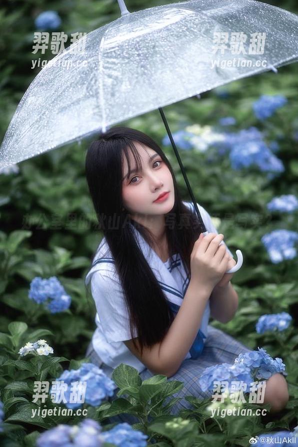 办公室里的秋山AkI：写真实还是写实？