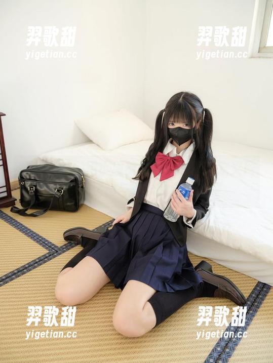 紧急企划 - 用小恩的高清图册重新定义网球经典，运动与美学的微妙碰撞。