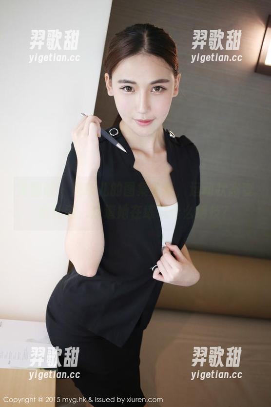 美媛馆 - 唐琪儿的图集更新，运动状态变换如电，难道她在练习什么绝技？