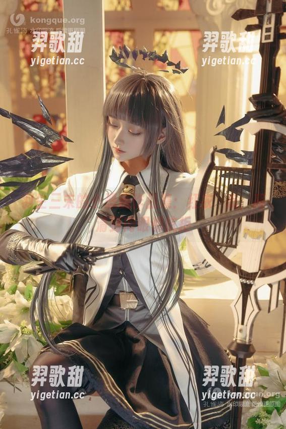 羽生三未的小恶魔作品集：红衣囧态，高清到肉眼都抗拒