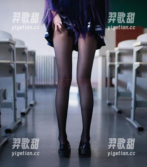 翎柒菜菜丝袜在网盘里的静谧流动