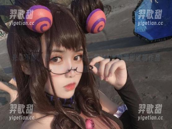 光线不够、剧情不多，芊川一笑MNK的美脚证明作品再简单也能抓住我目光。