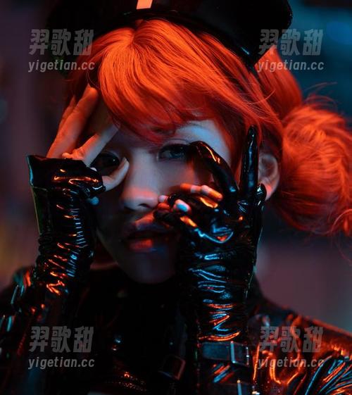 芊川一笑MNK 芊川一笑MNK的电子版:窗和猫咪,真有一番滋味,原图忍不住想收藏啊。