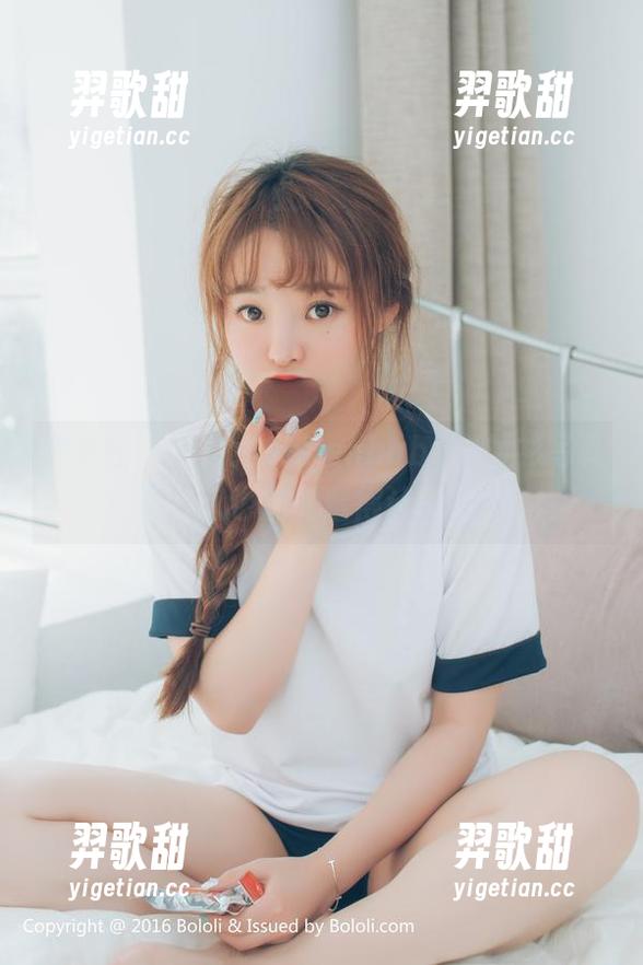 菠萝社 - 柳侑绮Sevenbaby白衬衫写真：简约风也能时髦得让人挠头？