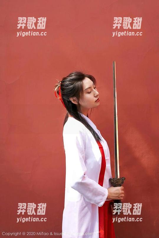 蜜桃社 - 杏子的校服图集更新来了：学生时代的鬼点子还在脑海里