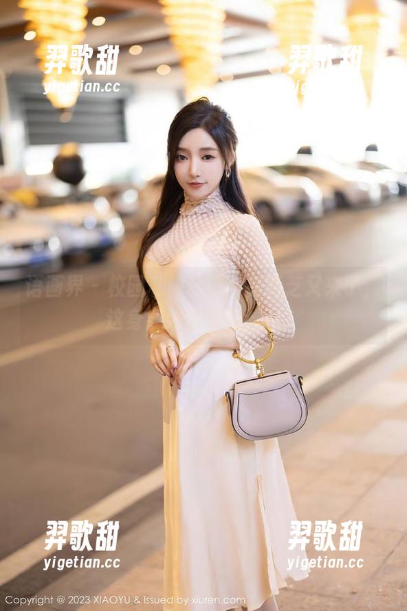 语画界 - 校园私房日记：徐莉芝又来了，这身姿好像自带滤镜？