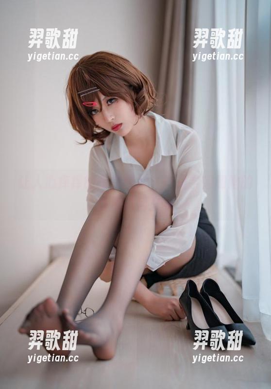让人心痒痒的高清图片，轩萧学姐和她的红裙有何玄机