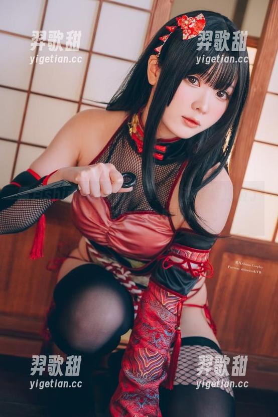霜月shimo的校服写真集，进一步打破了‘乖宝宝’的形象！