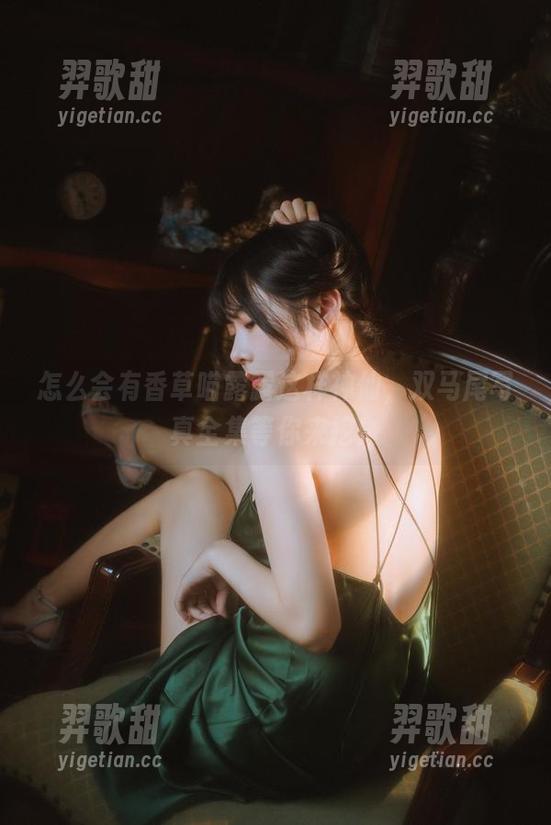 怎么会有香草喵露露这样神仙，双马尾写真全集等你来挖！