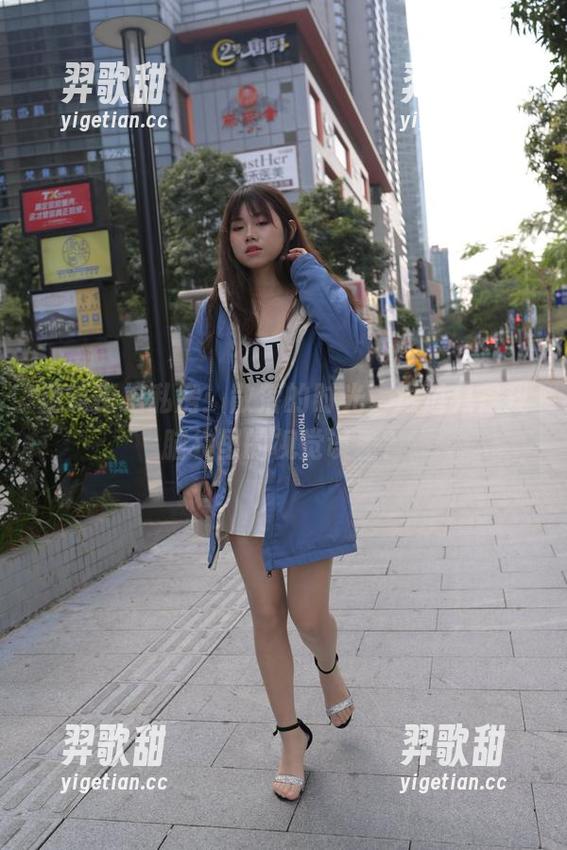 魔镜街拍私房：散落的时光，难道只是我脑袋里的视觉误差？