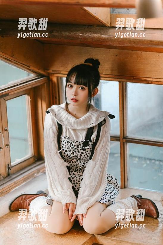 最新黑猫猫ovo图集：女仆身份如何在自拍这个领域发光发热！